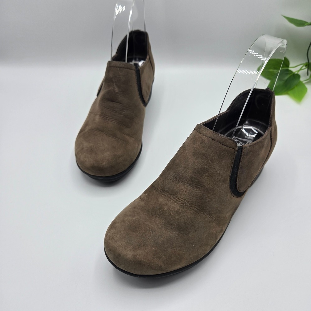 Dansko Slip On Loafers Brown Leather Low Block Heel Shoes WMS 36 Walking Comfort
